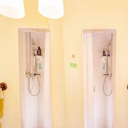 ベッド・アンド・ブレックファスト The Harp 3*